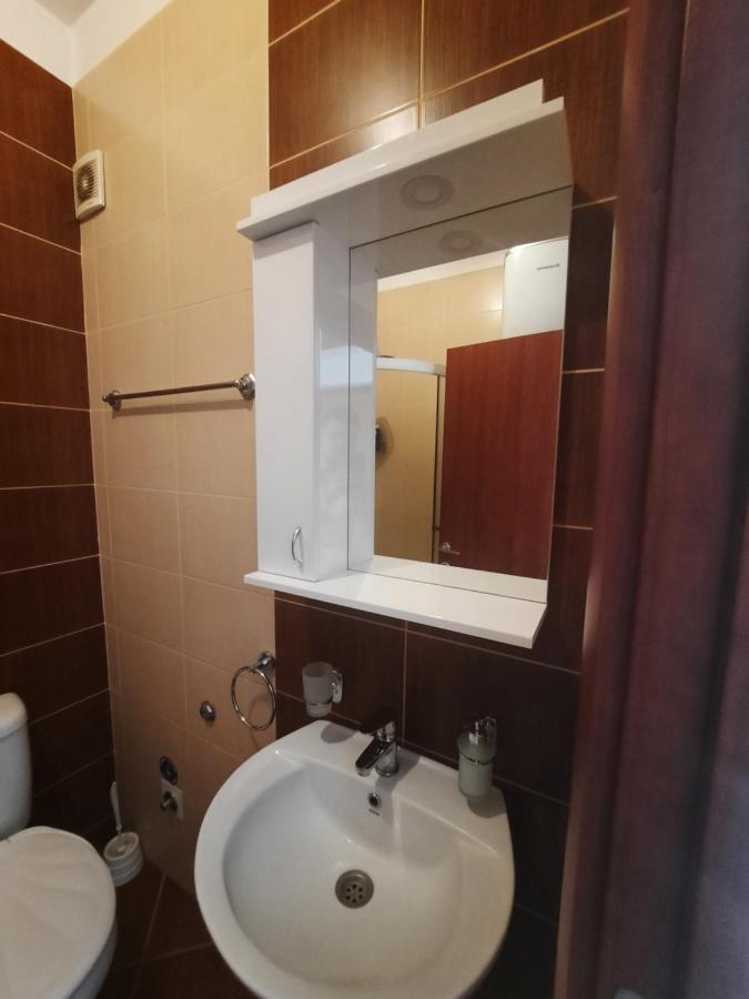 Apartment Centrum - Free Private Parking Новий Сад Екстер'єр фото
