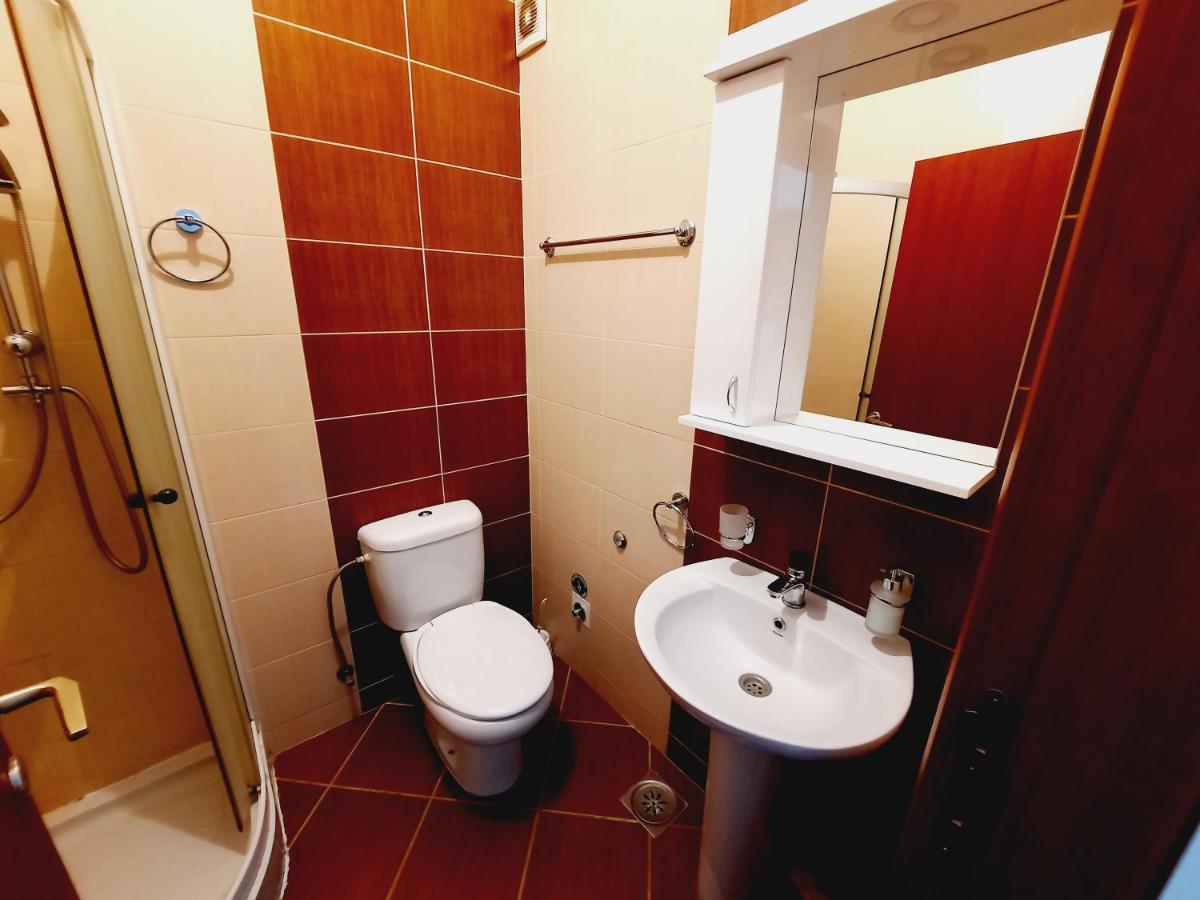 Apartment Centrum - Free Private Parking Новий Сад Екстер'єр фото