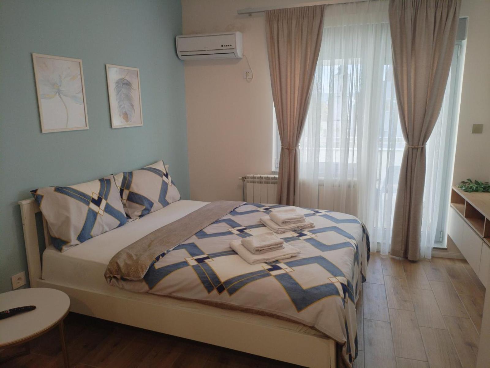 Apartment Centrum - Free Private Parking Новий Сад Екстер'єр фото