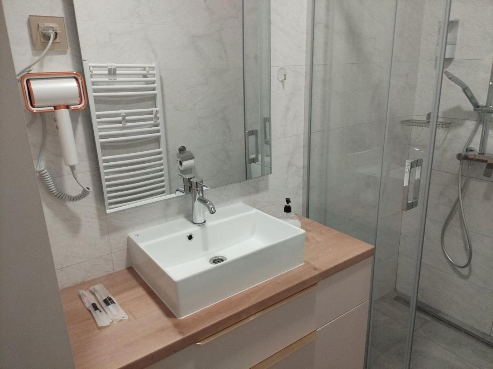 Apartment Centrum - Free Private Parking Новий Сад Екстер'єр фото
