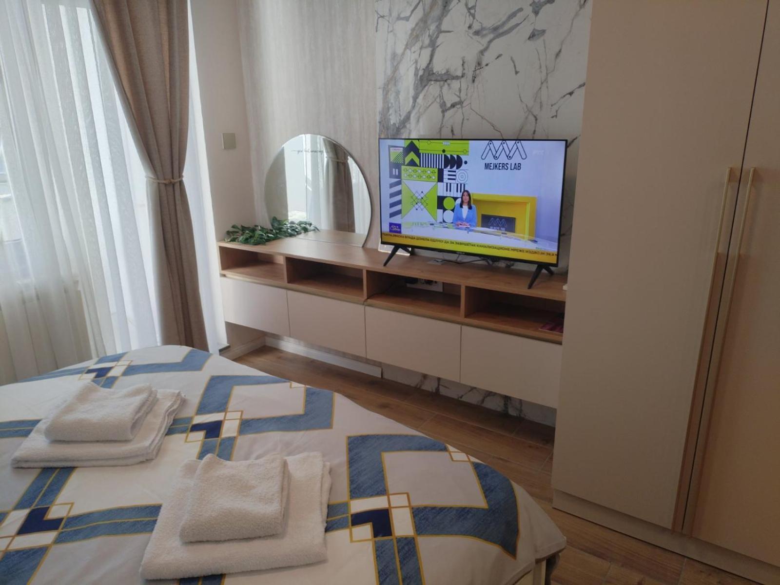 Apartment Centrum - Free Private Parking Новий Сад Екстер'єр фото