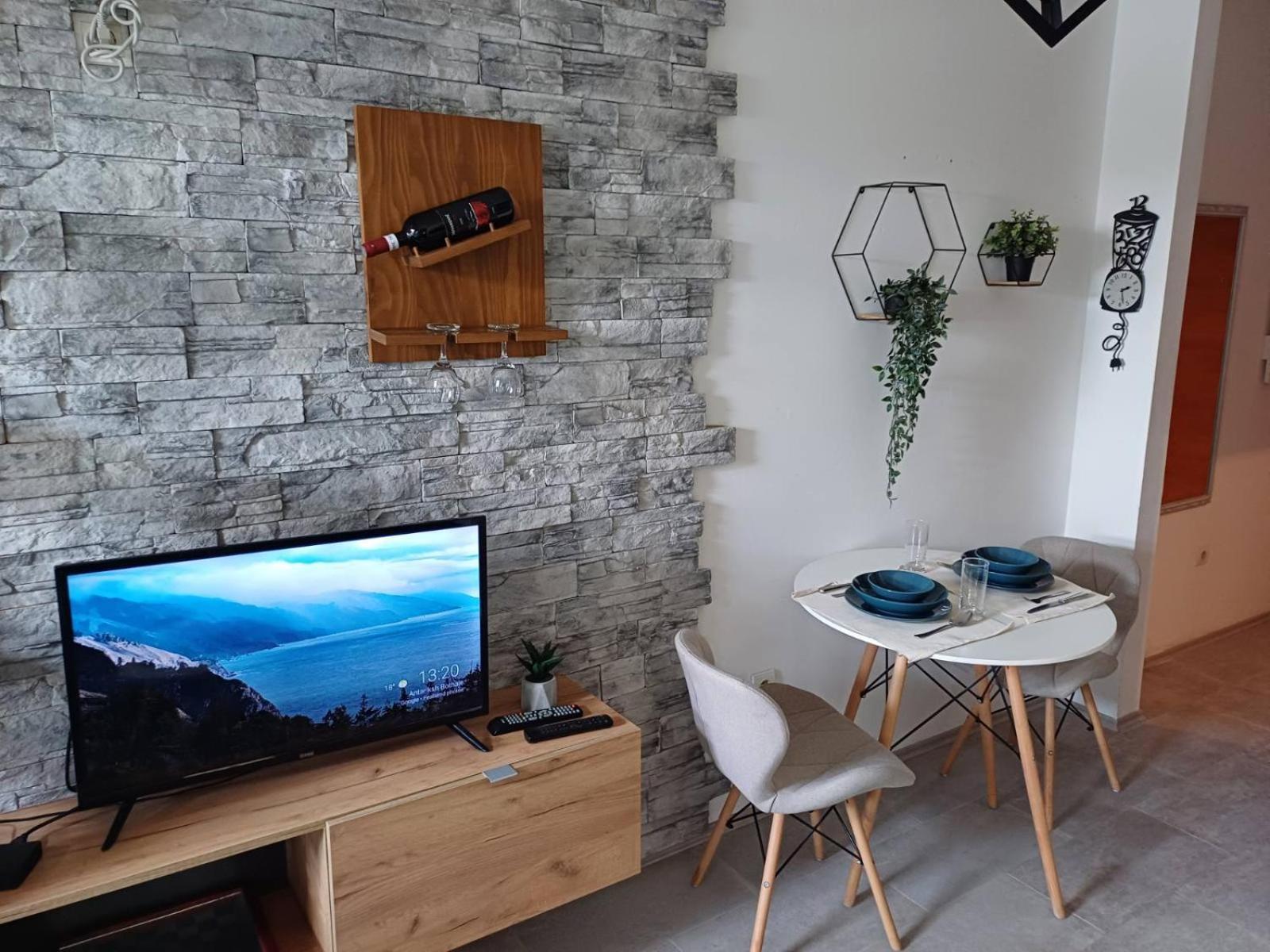 Apartment Centrum - Free Private Parking Новий Сад Екстер'єр фото