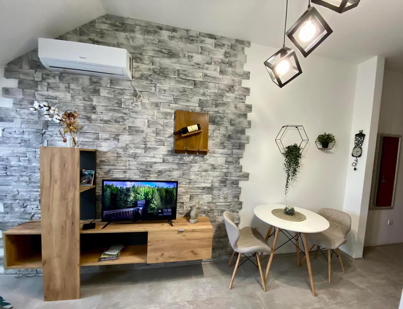 Apartment Centrum - Free Private Parking Новий Сад Екстер'єр фото
