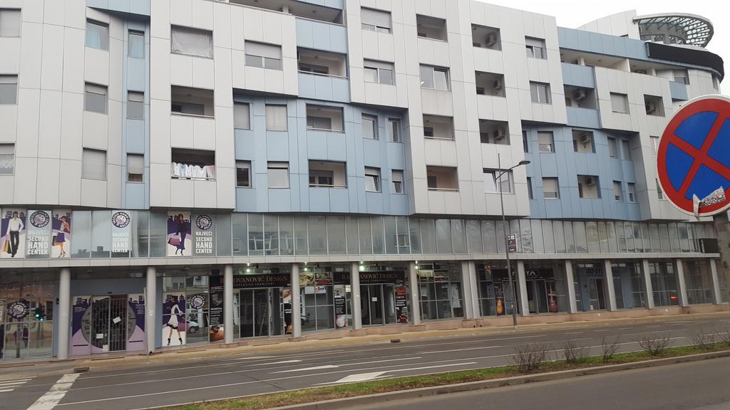 Apartment Centrum - Free Private Parking Новий Сад Екстер'єр фото